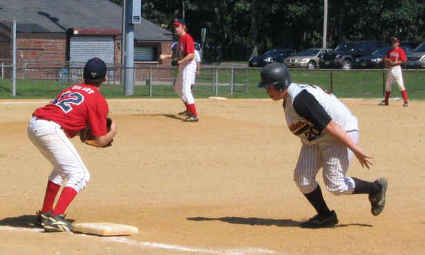 wpe25.jpg (25255 bytes)