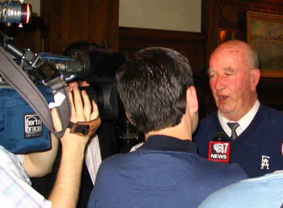 wpeE.jpg (27473 bytes)